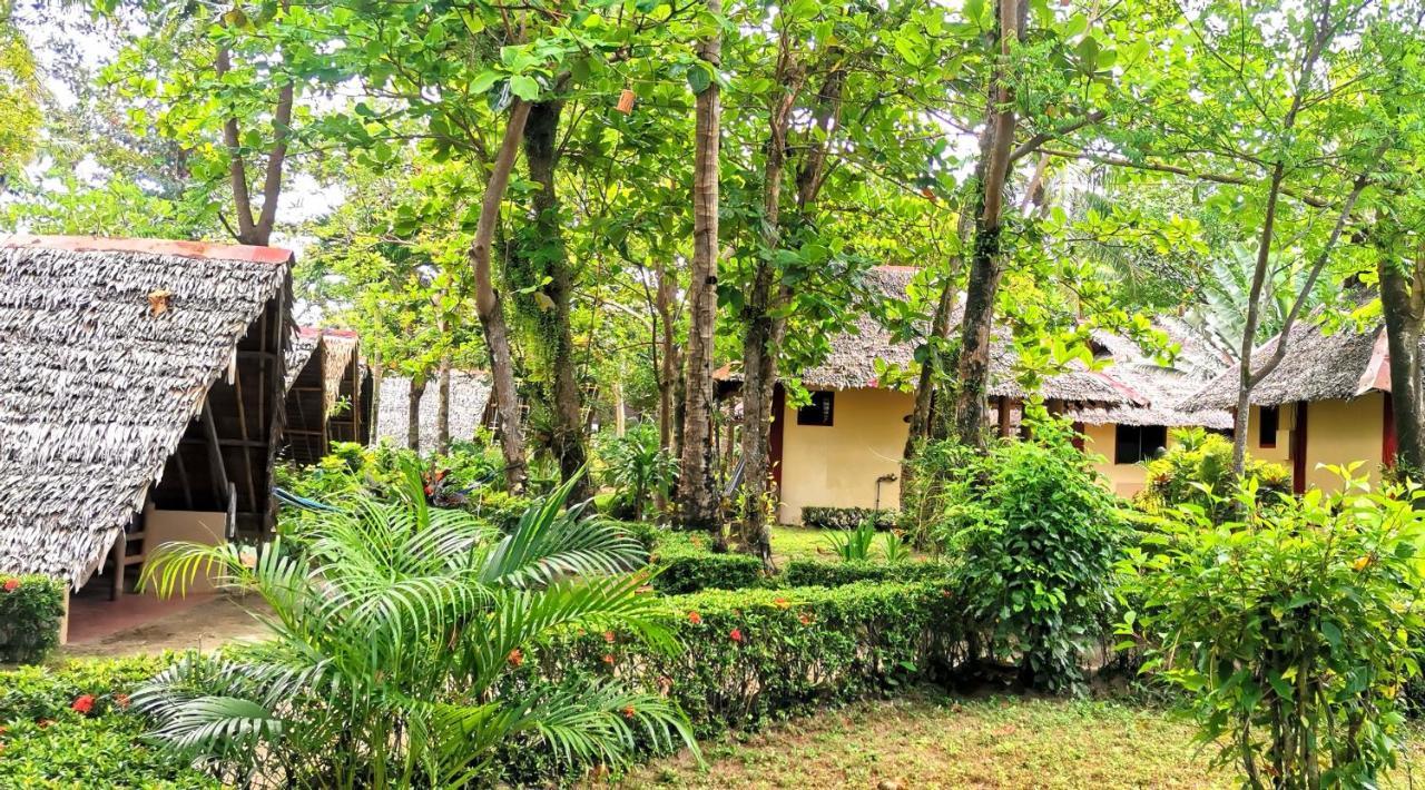 Sulu Sunset Beach Resort Nauhang 외부 사진